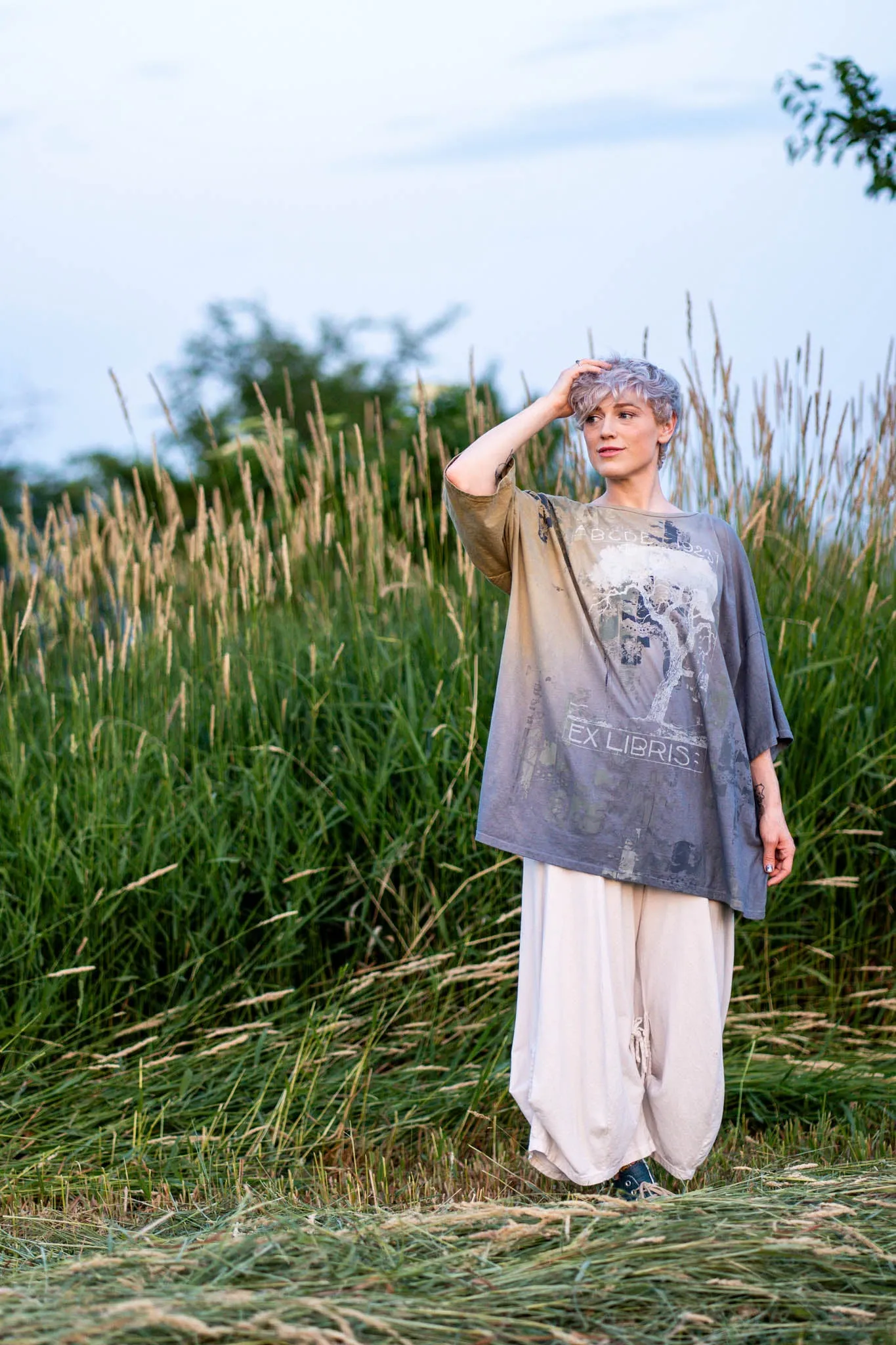 1236HD Line Tee Libris