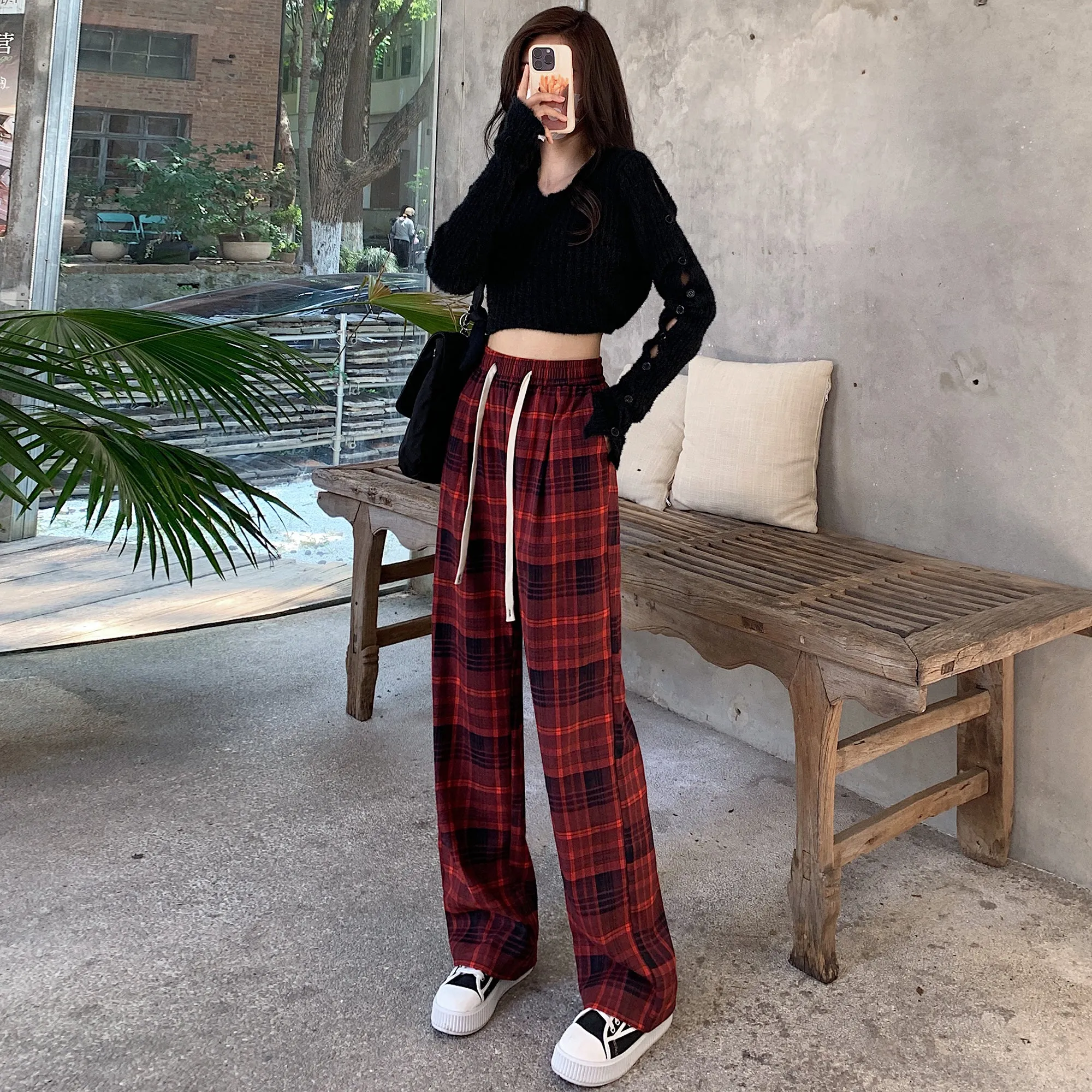 Comfortable and Trendy Straight Leg Pants for a Relaxed Look