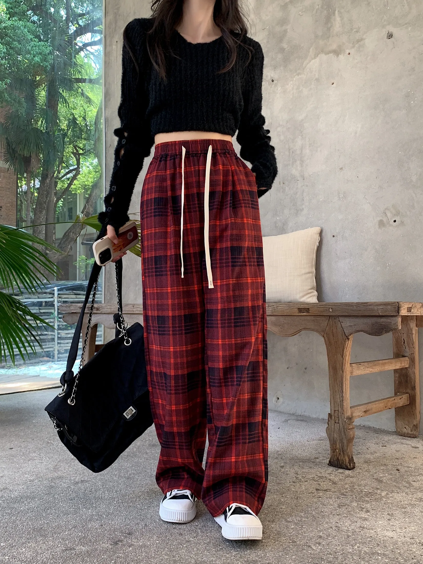 Comfortable and Trendy Straight Leg Pants for a Relaxed Look