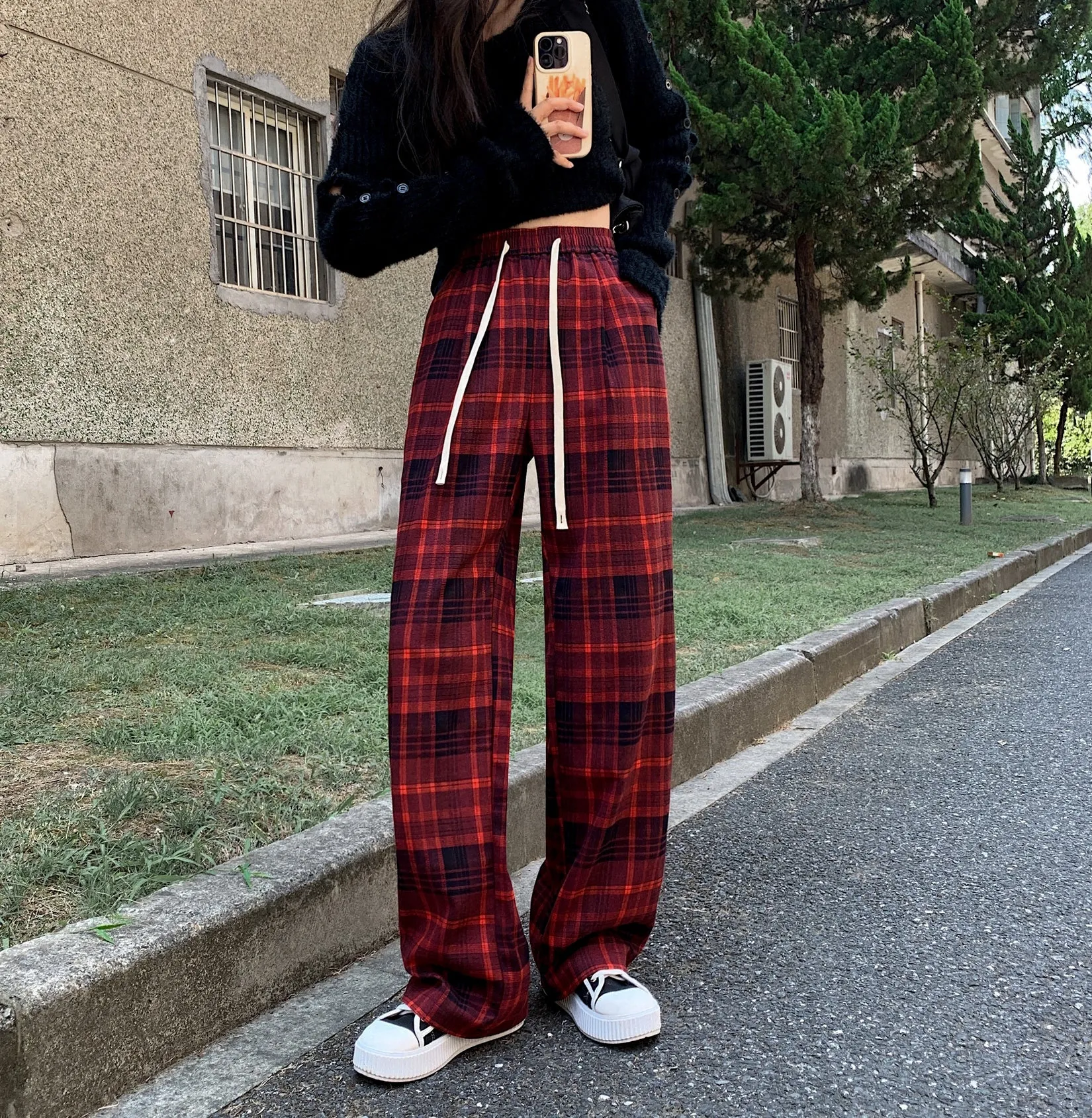 Comfortable and Trendy Straight Leg Pants for a Relaxed Look