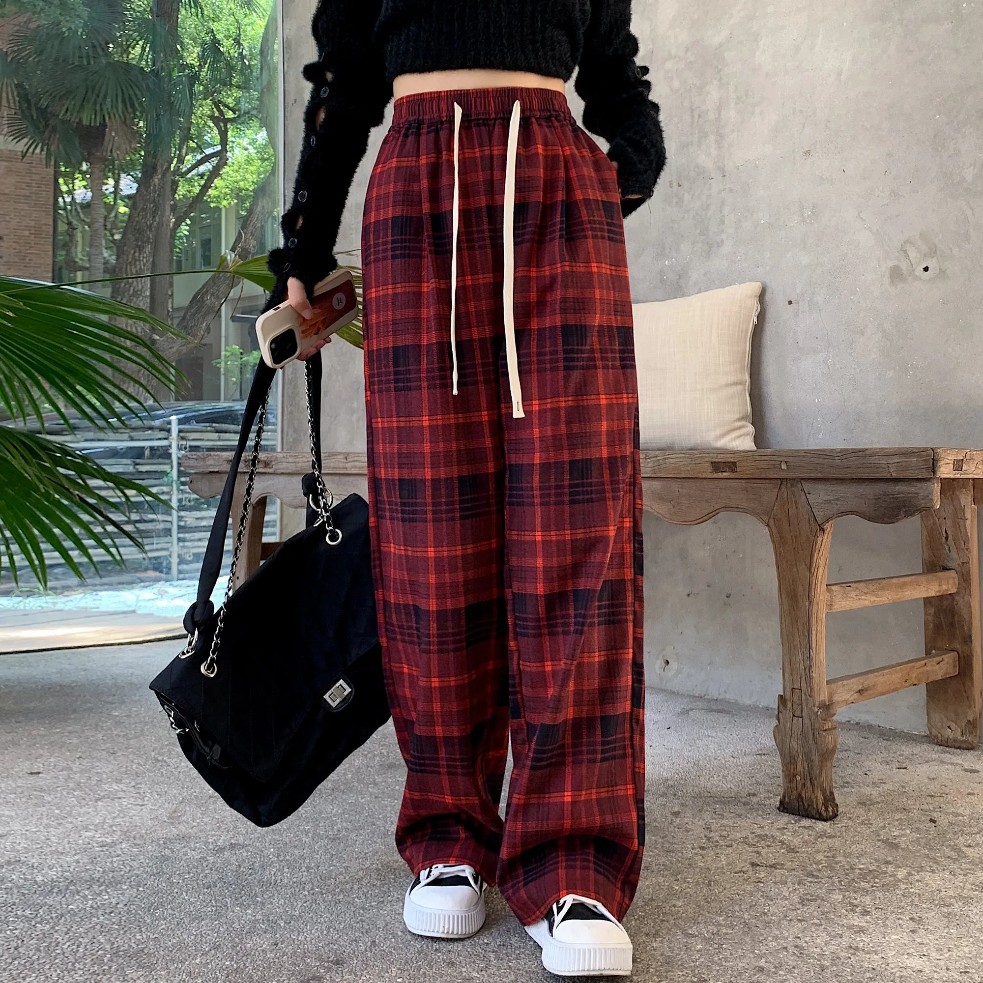 Comfortable and Trendy Straight Leg Pants for a Relaxed Look