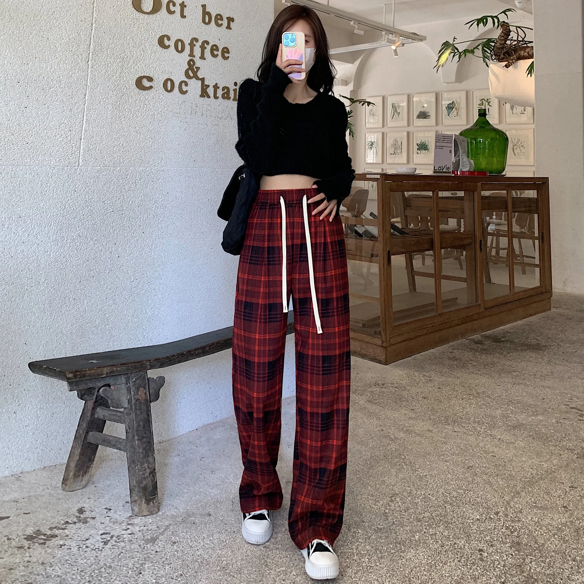 Comfortable and Trendy Straight Leg Pants for a Relaxed Look