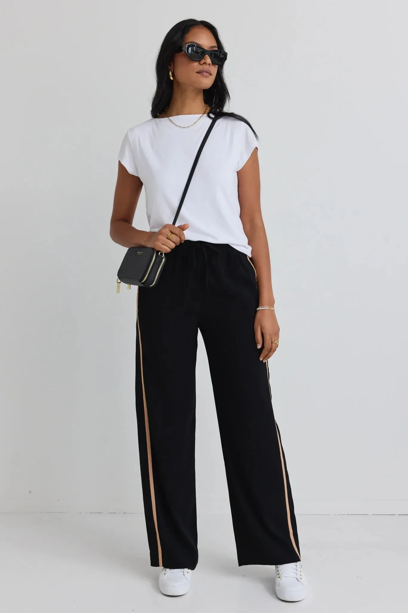 Confident Stripe Leg Crepe Wide Pants - Black