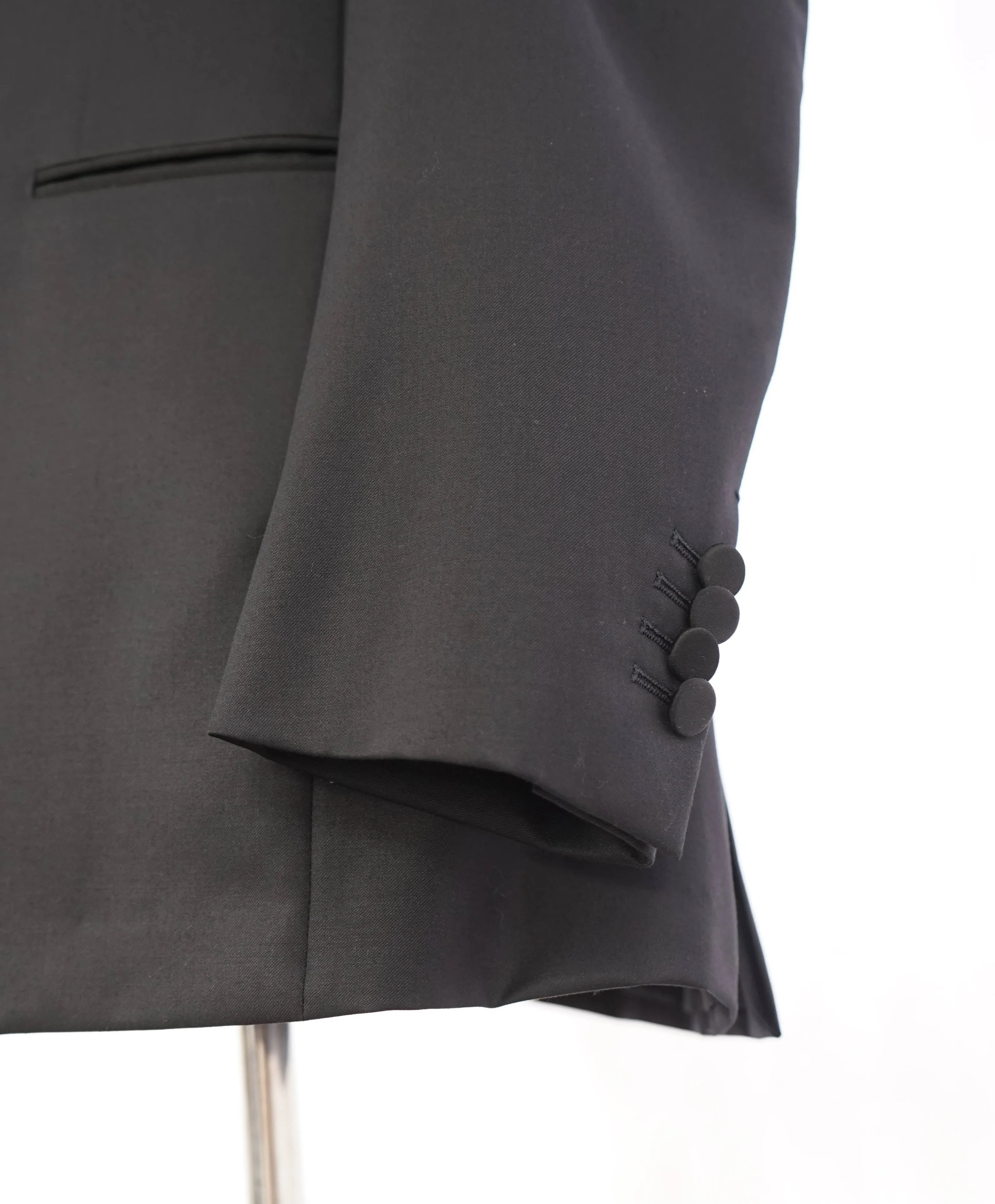 ERMENEGILDO ZEGNA -"MICRONSPHERE MILA" PEAK LAPEL Black Tuxedo - 40R