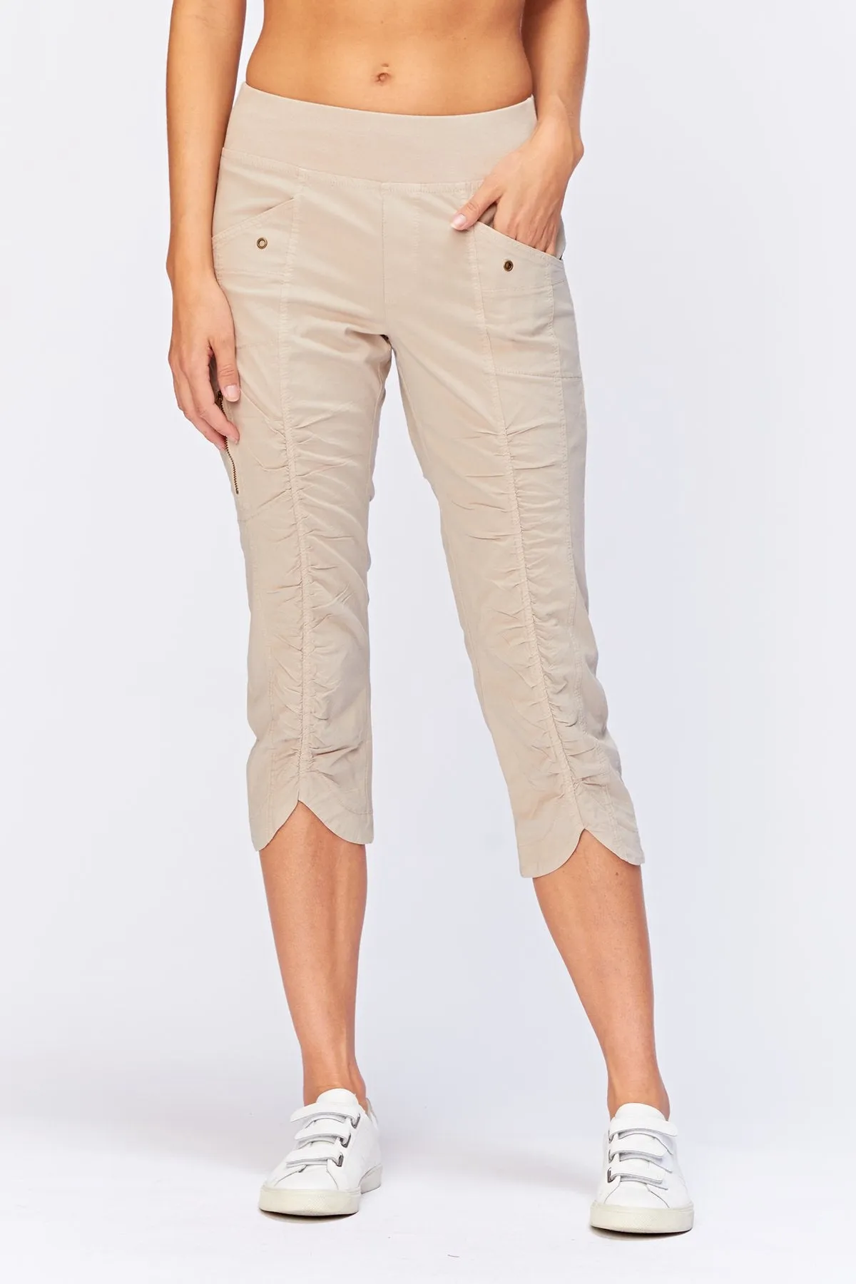Iris crop pants in sand
