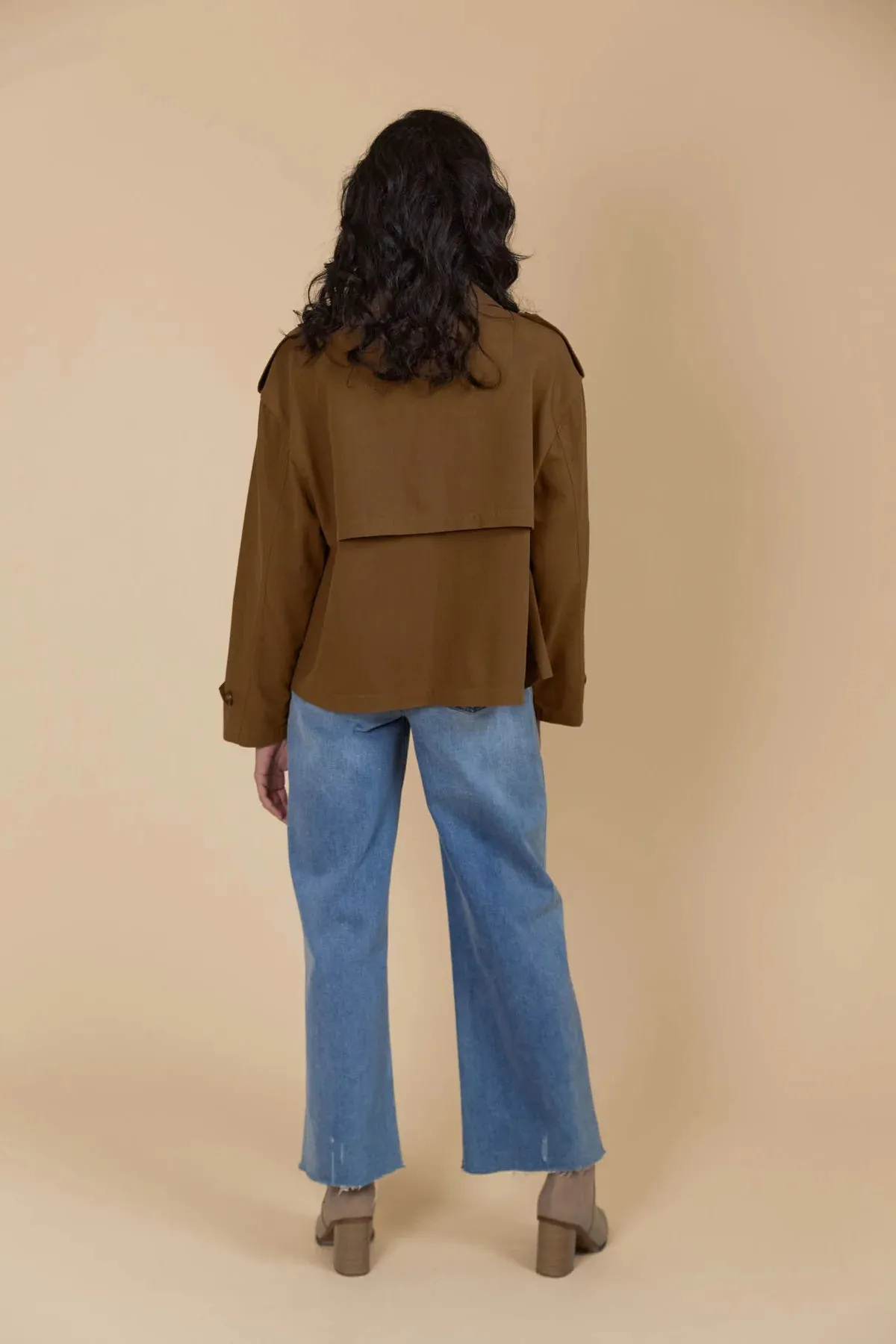 ISLE OF MINE Freya Crop Trench | Toffee