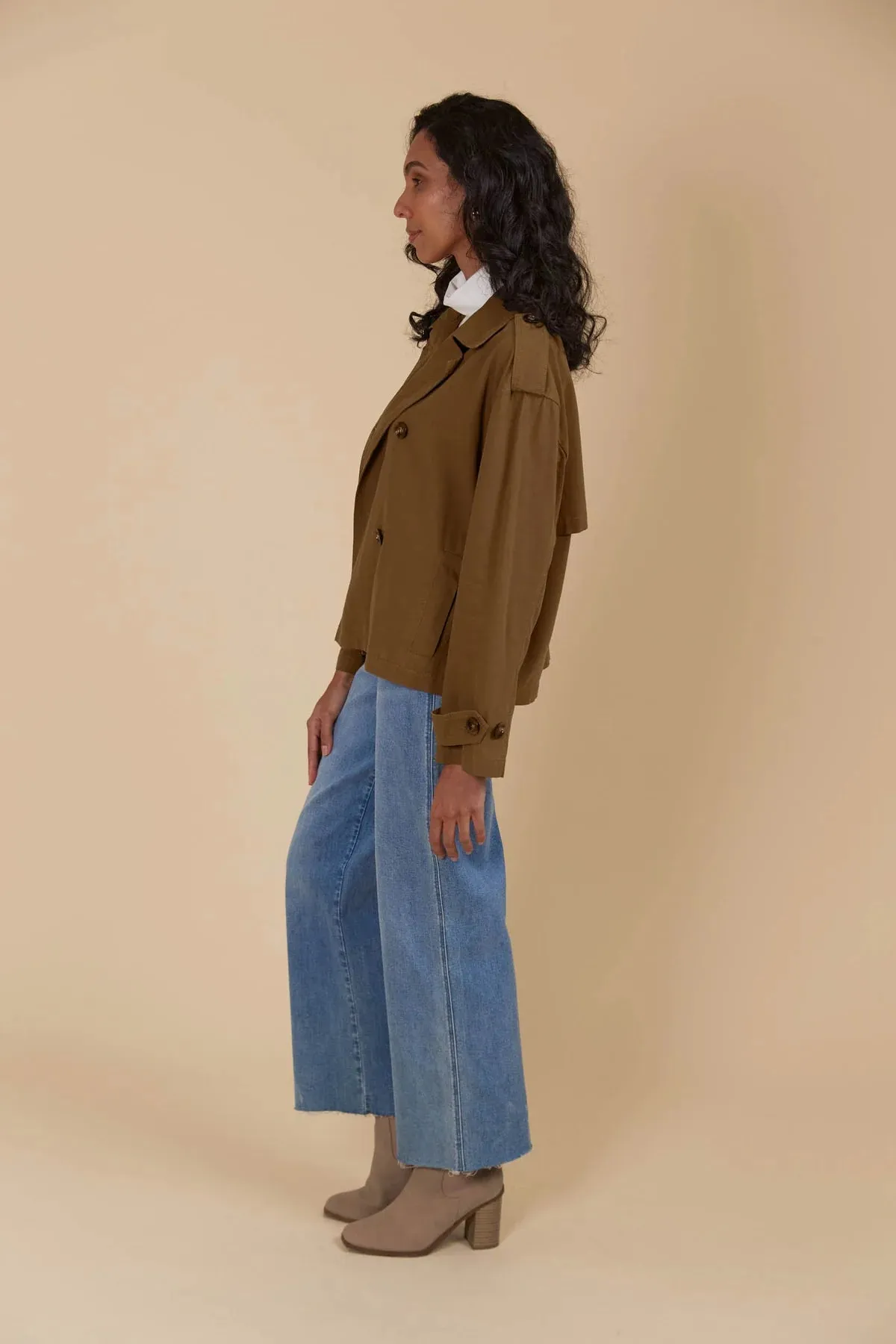 ISLE OF MINE Freya Crop Trench | Toffee