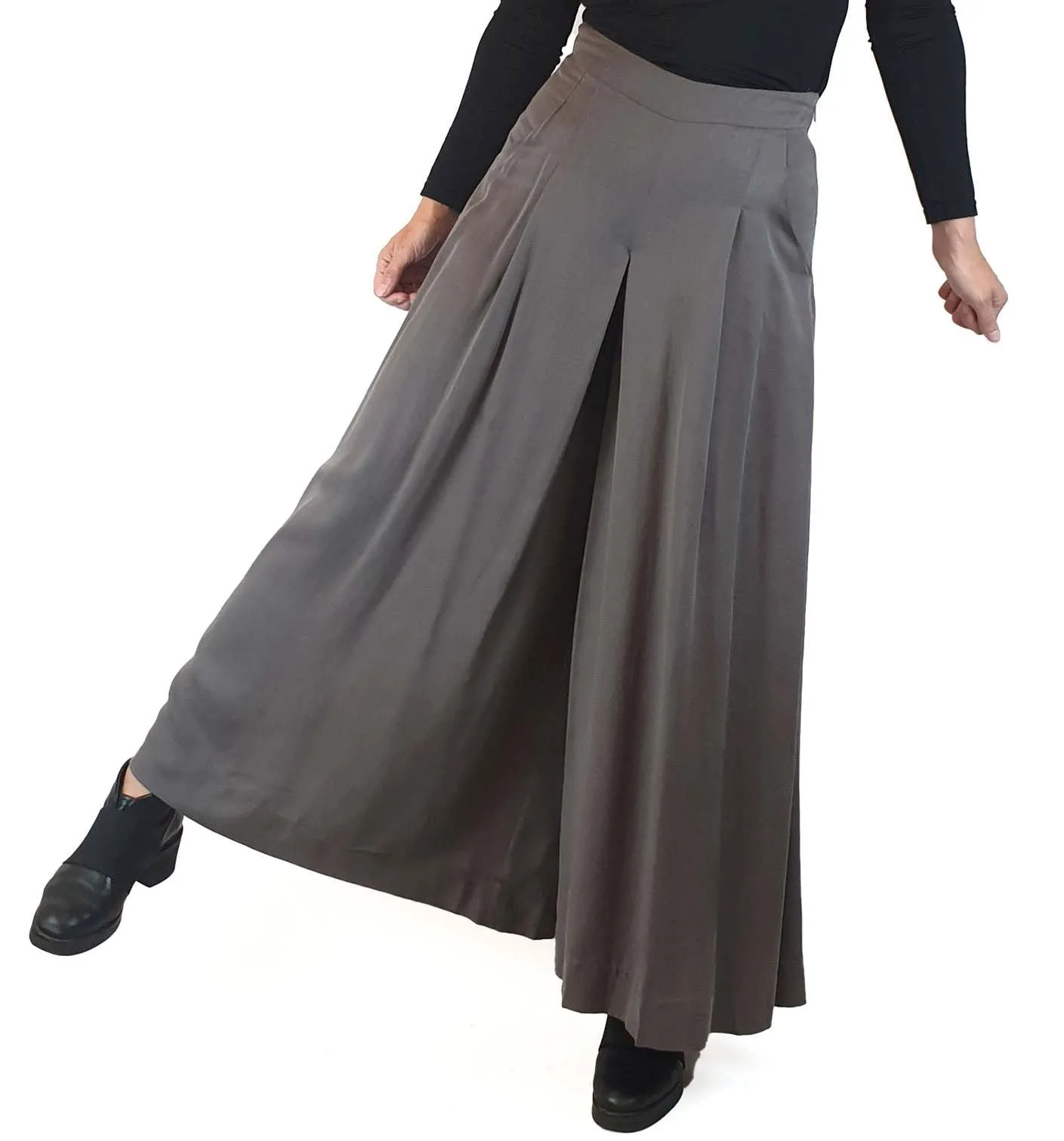 Jolet neutral grey wide leg pants with pockets size 8