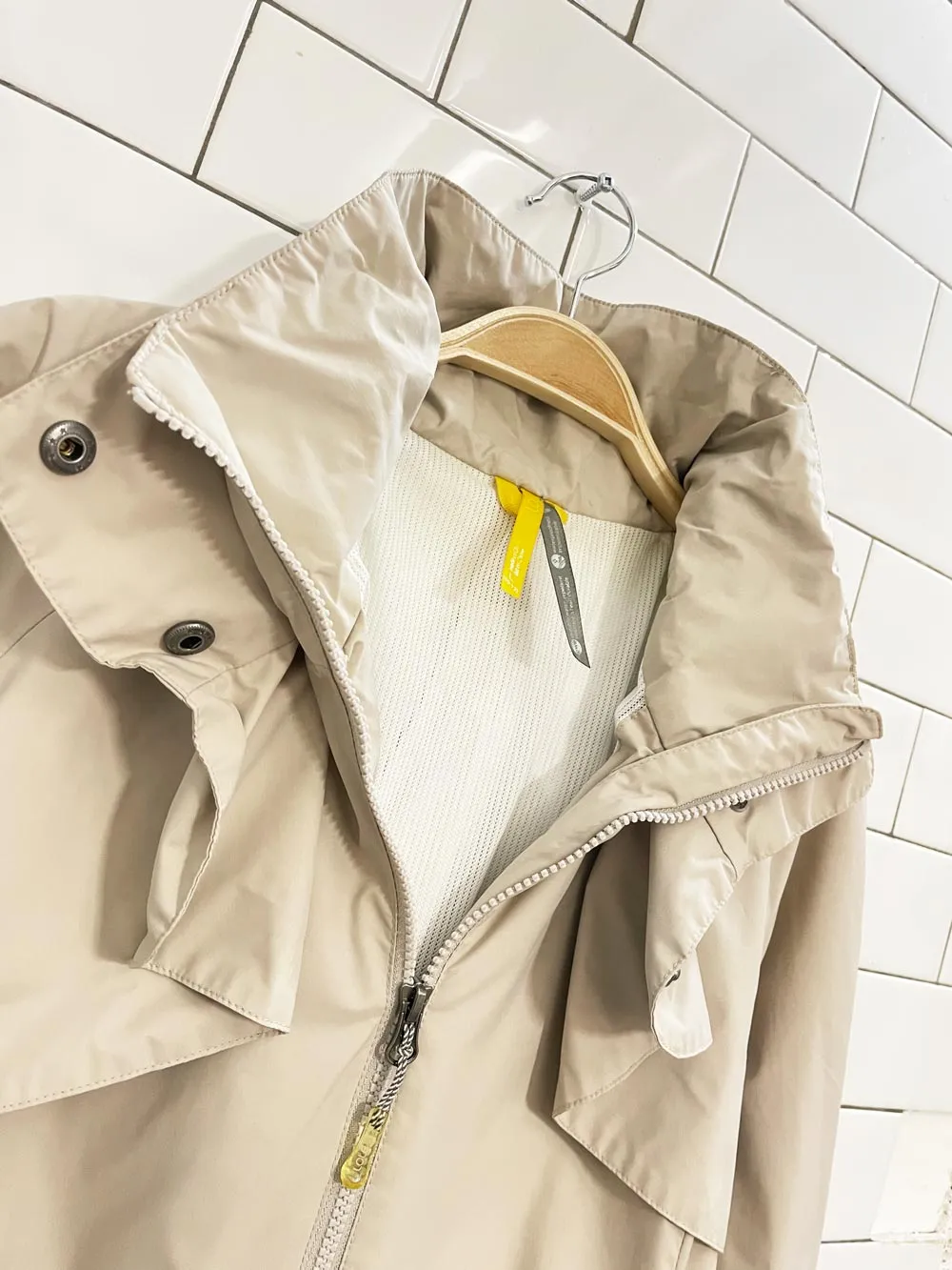 lolë alize rain trench coat