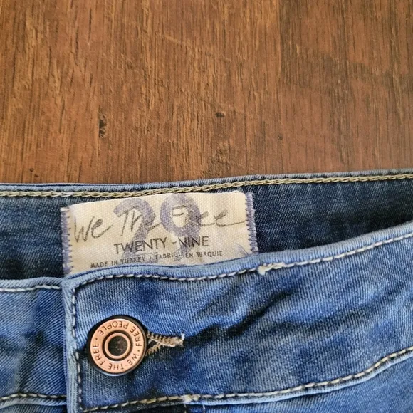 NWT WE THE FREE Just Float On Flare Size 29 Jericho Blue Raw Hem high rise