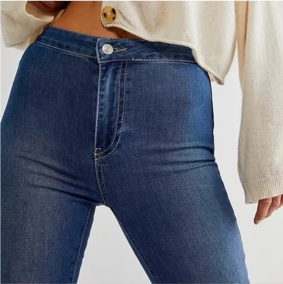 NWT WE THE FREE Just Float On Flare Size 29 Jericho Blue Raw Hem high rise