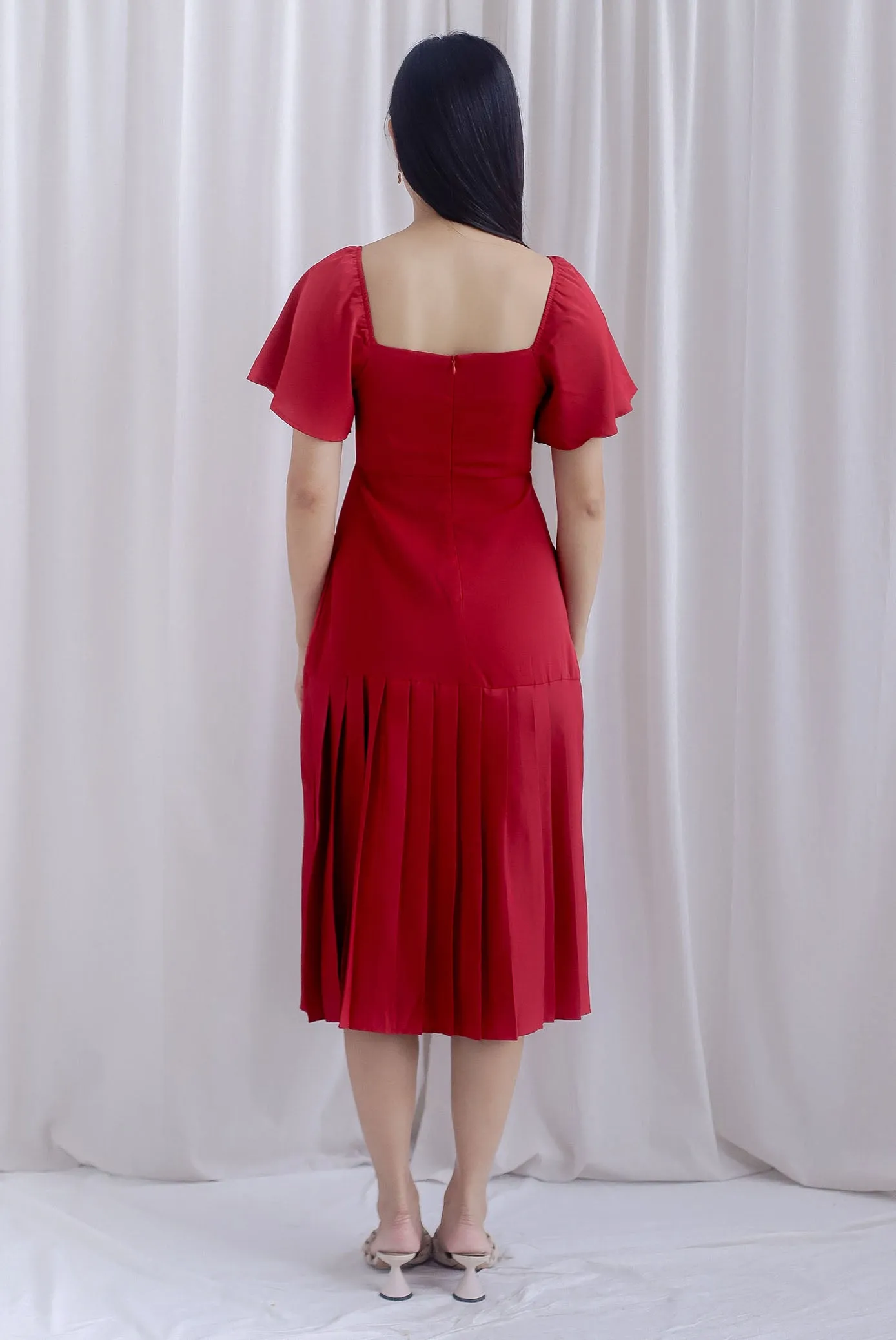 Rachelle Pleated Drop Waist Midi Dress In Wine Red