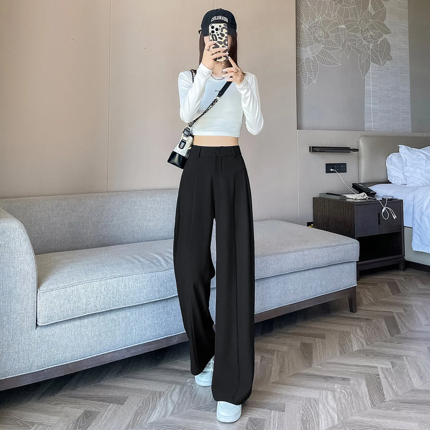 Relaxed Solid Color High Waist Pant for Stylish Women's Outfit