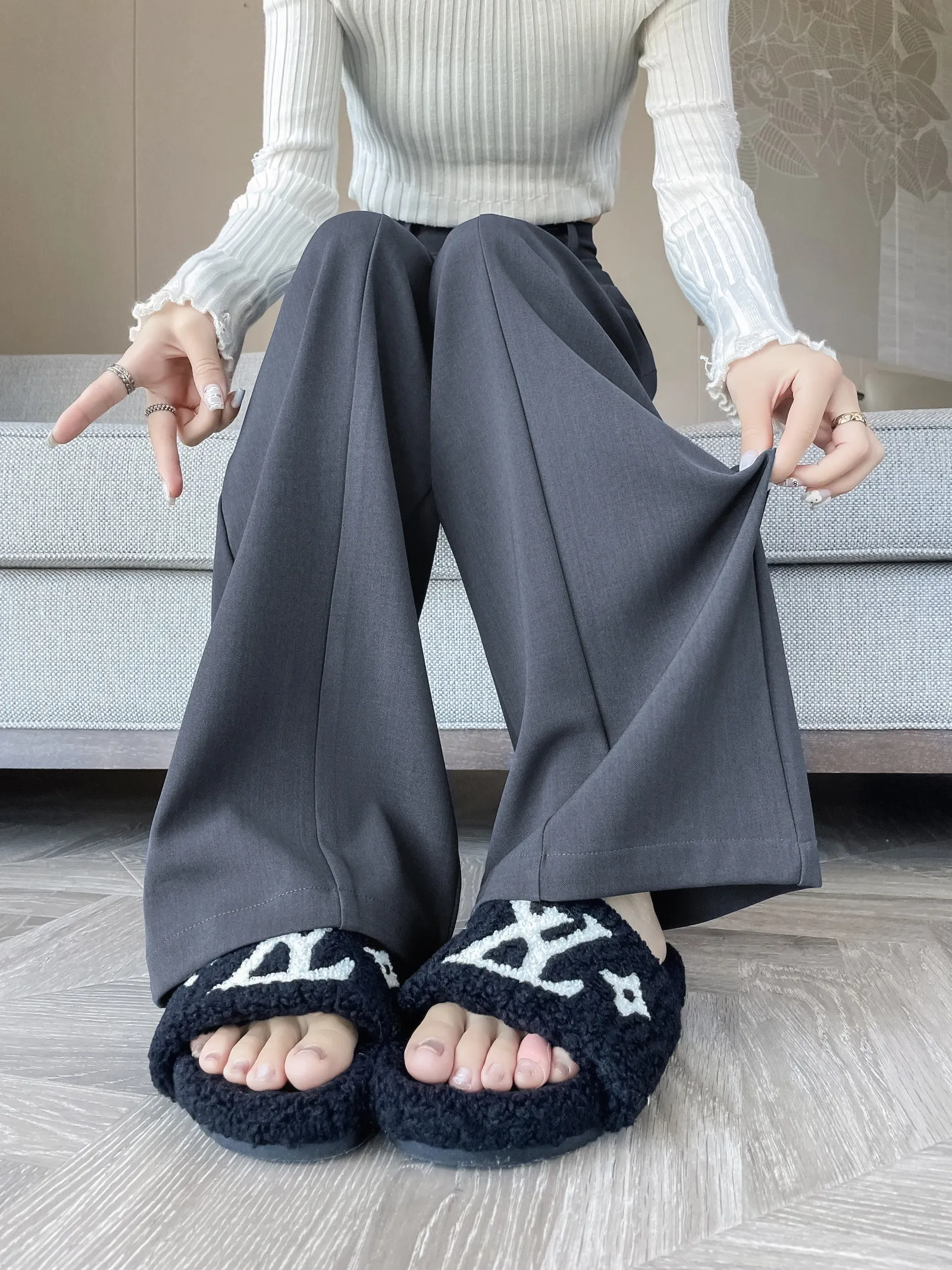 Relaxed Solid Color High Waist Pant for Stylish Women's Outfit