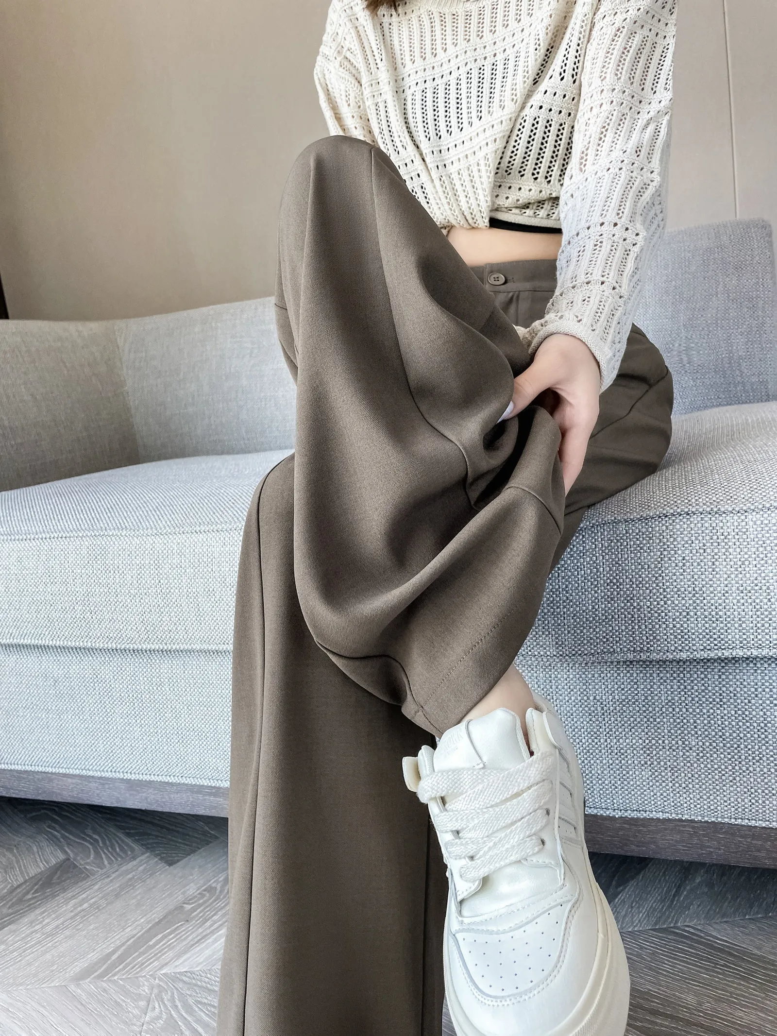 Relaxed Solid Color High Waist Pant for Stylish Women's Outfit
