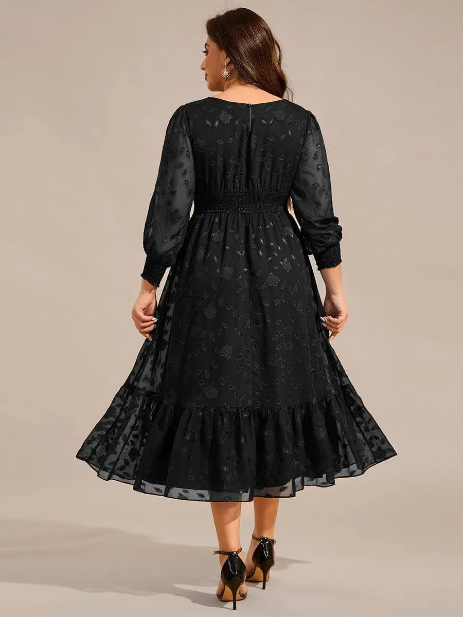 Robe d'invitée de mariage mi-longue en mousseline à col rond grande taille