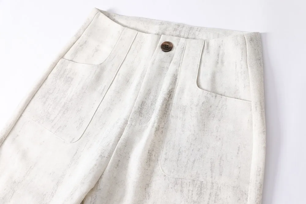 Stylish Loose Fit Women's Straight Leg Trousers with a Flattering Look