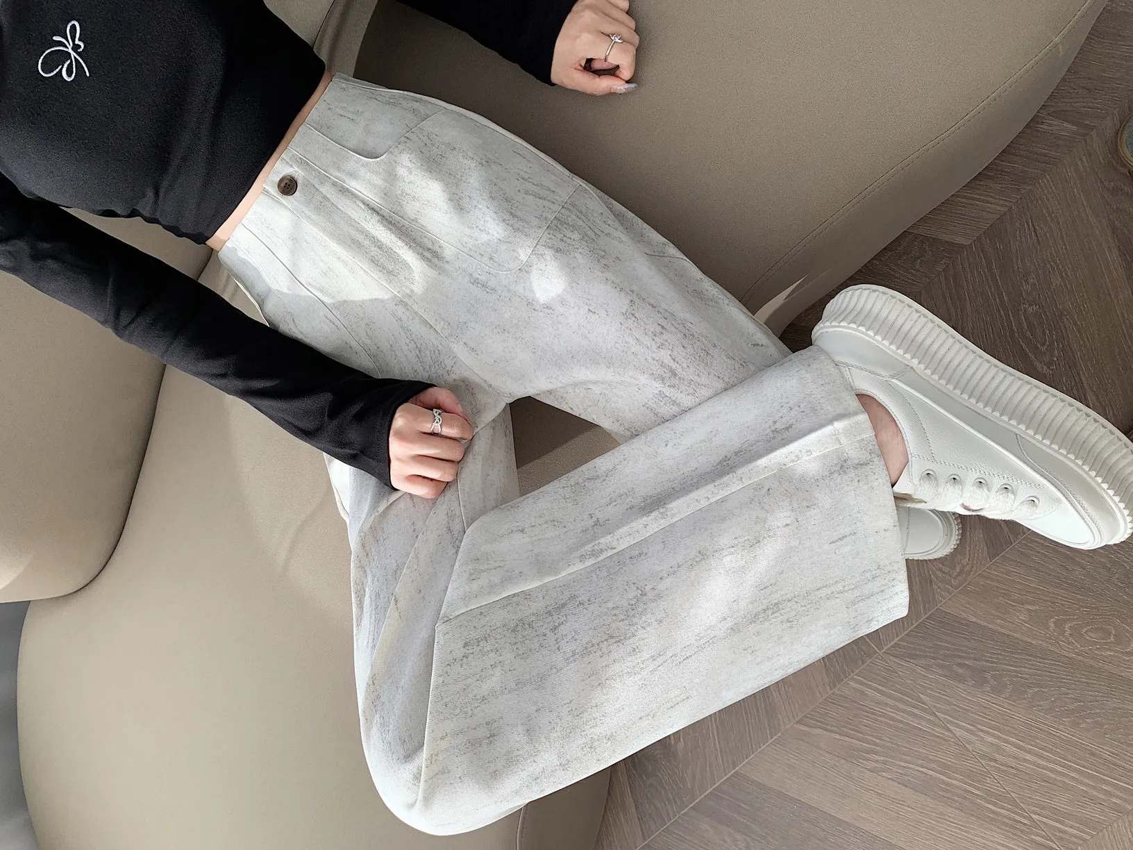 Stylish Loose Fit Women's Straight Leg Trousers with a Flattering Look
