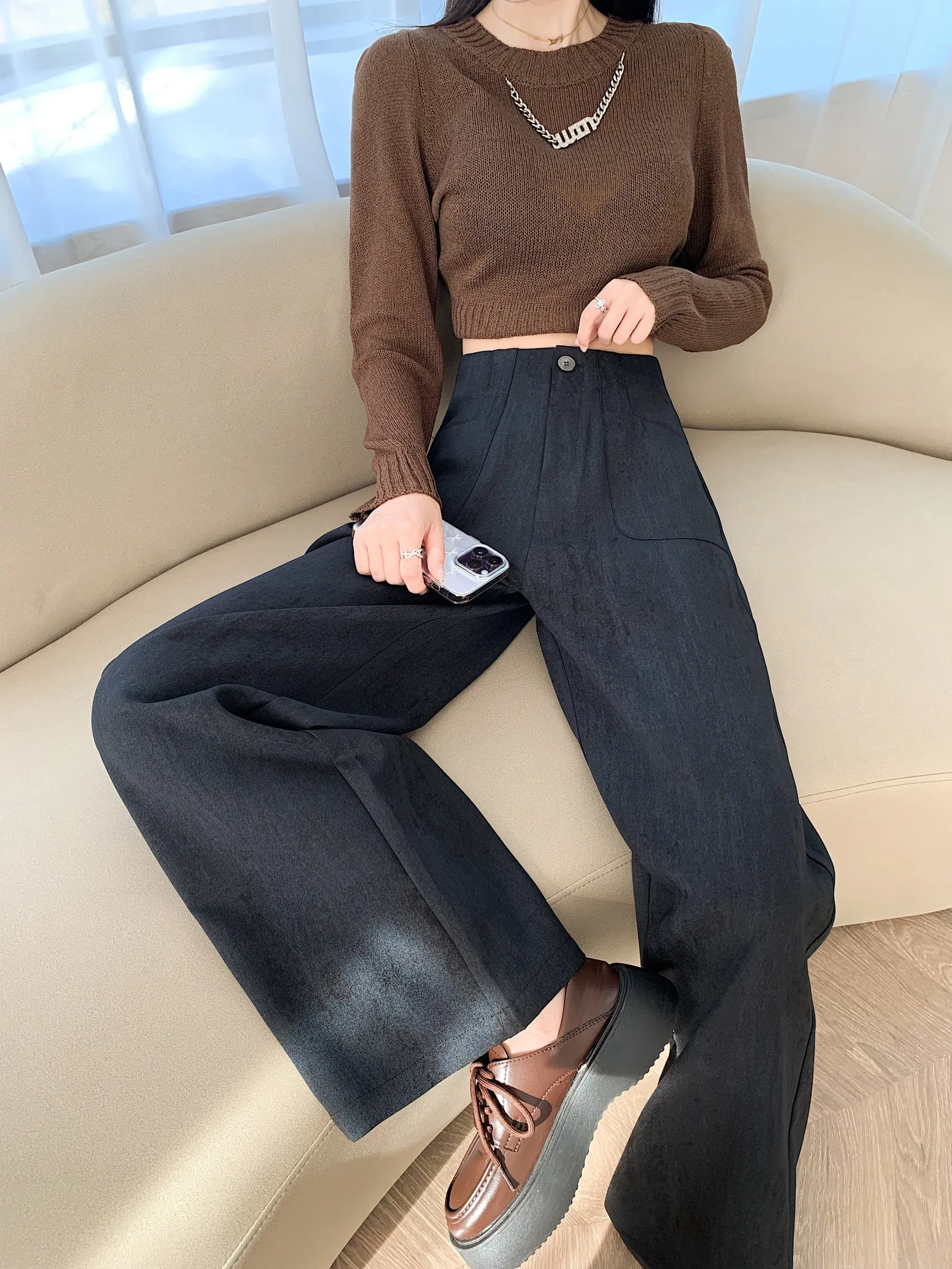 Stylish Loose Fit Women's Straight Leg Trousers with a Flattering Look