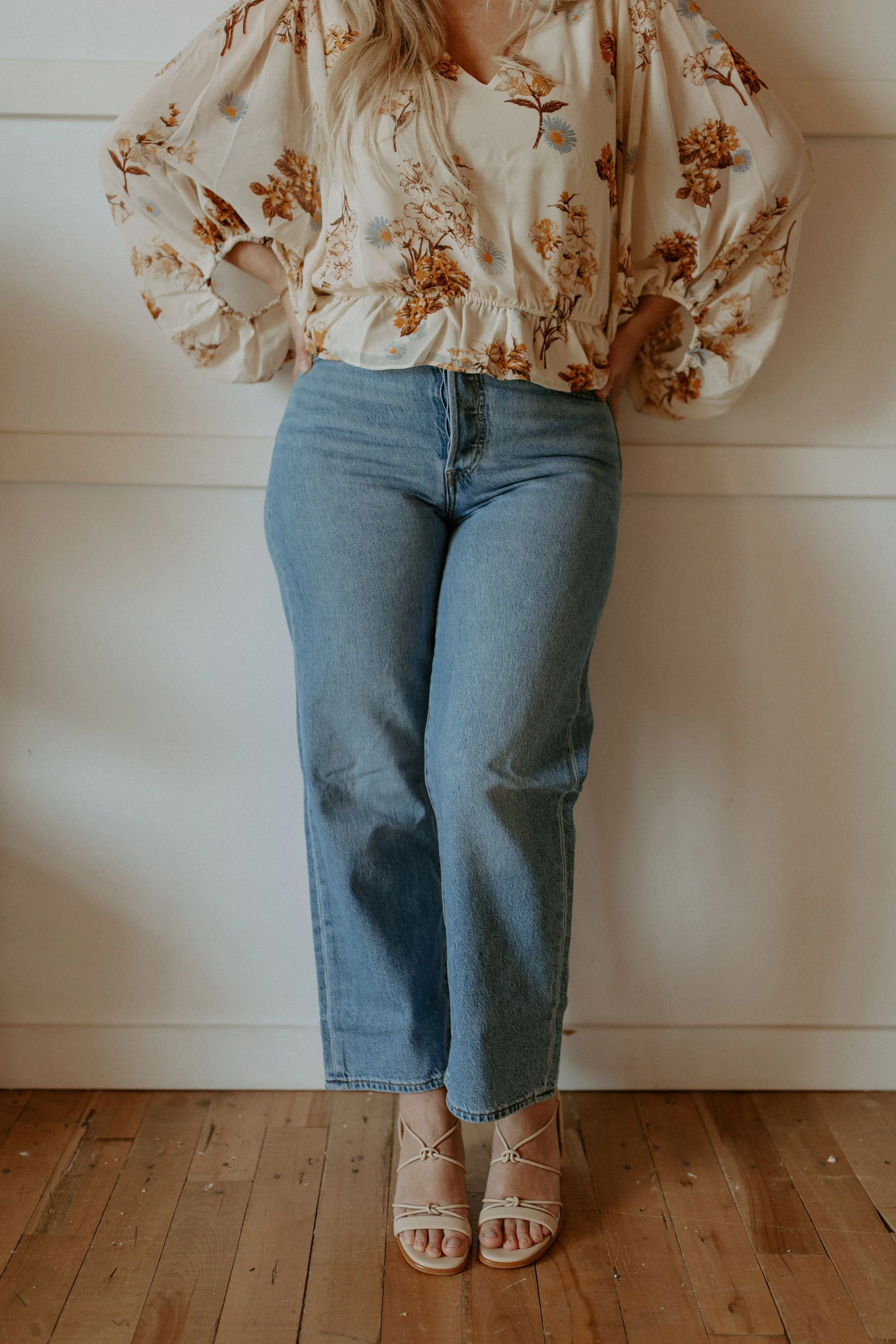The Ribcage Straight Ankle Jeans by Levi's - In The Middle