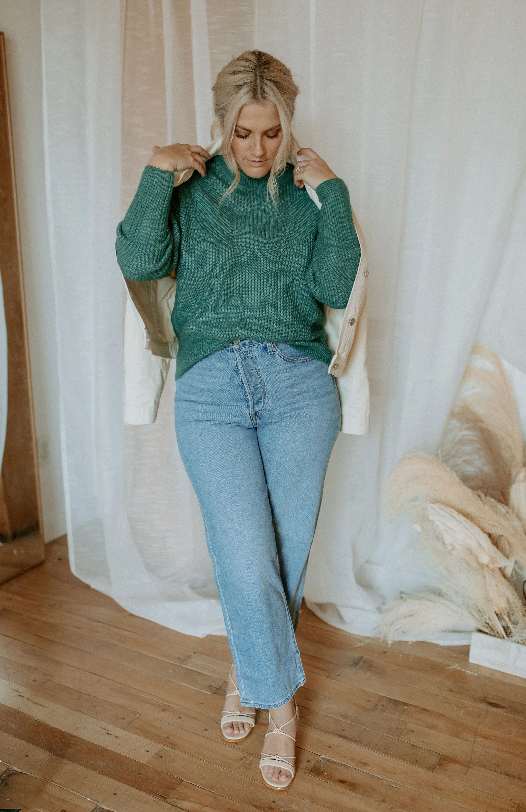 The Ribcage Straight Ankle Jeans by Levi's - In The Middle