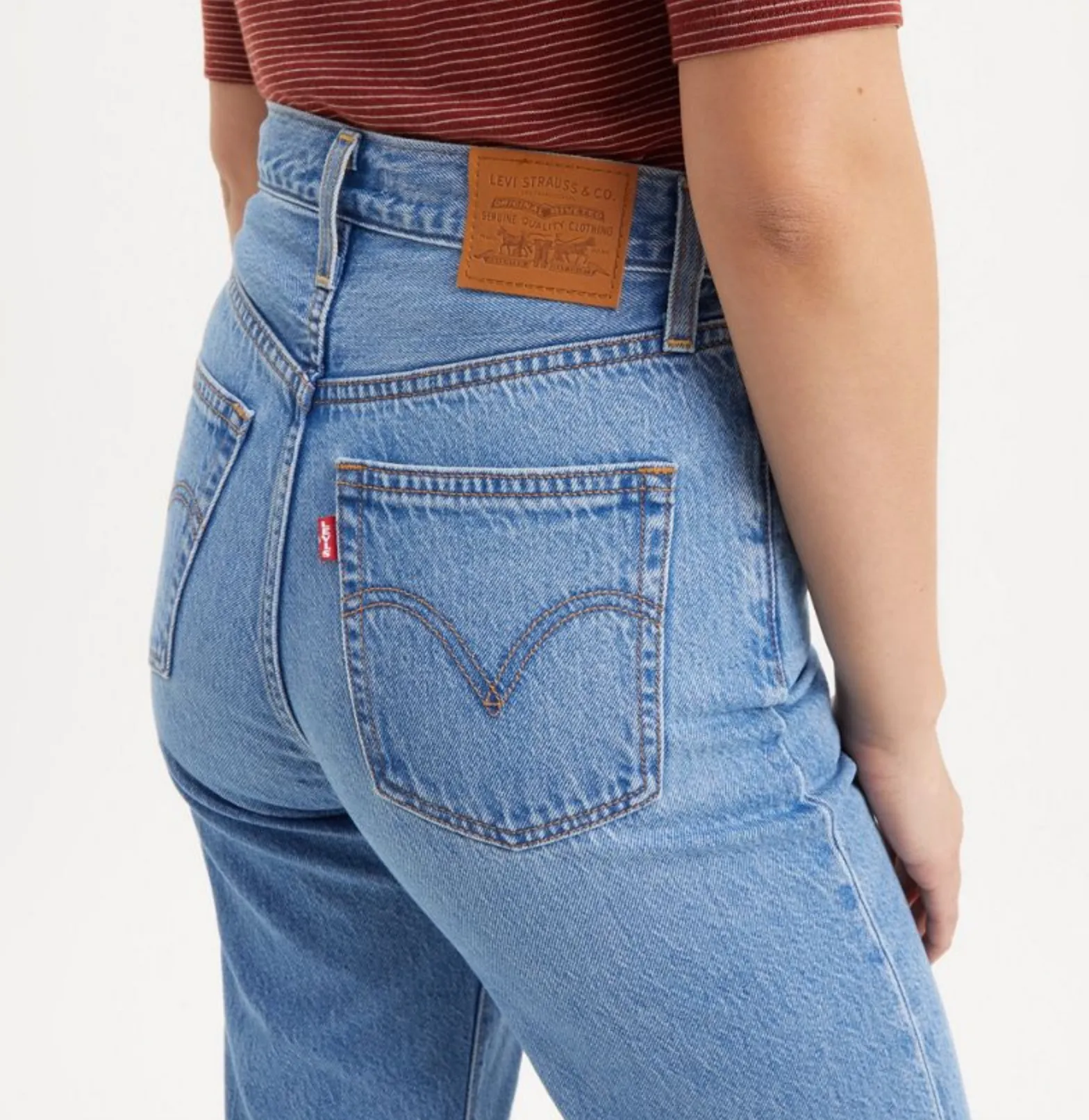 The Ribcage Straight Ankle Jeans by Levi's - In The Middle