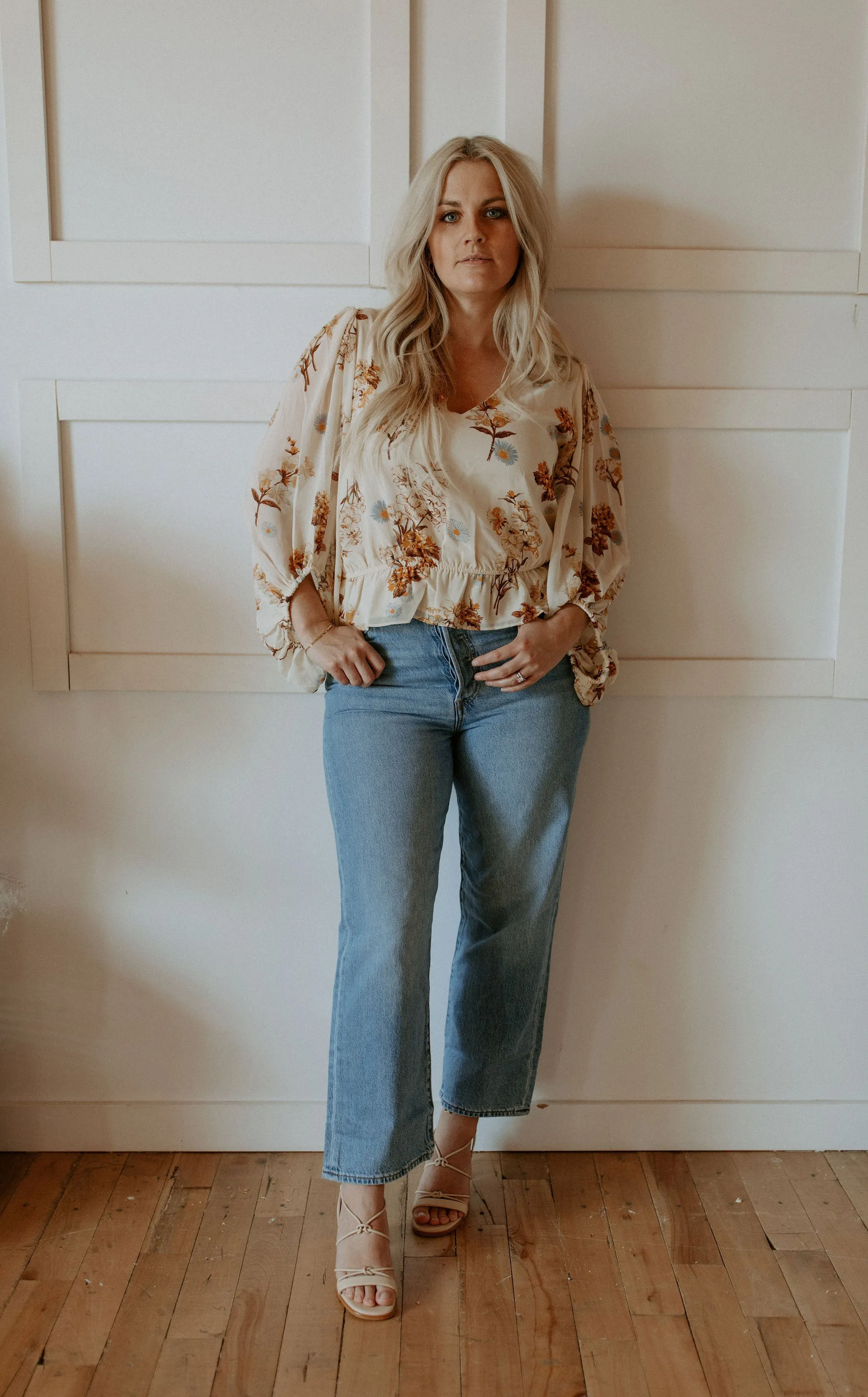 The Ribcage Straight Ankle Jeans by Levi's - In The Middle
