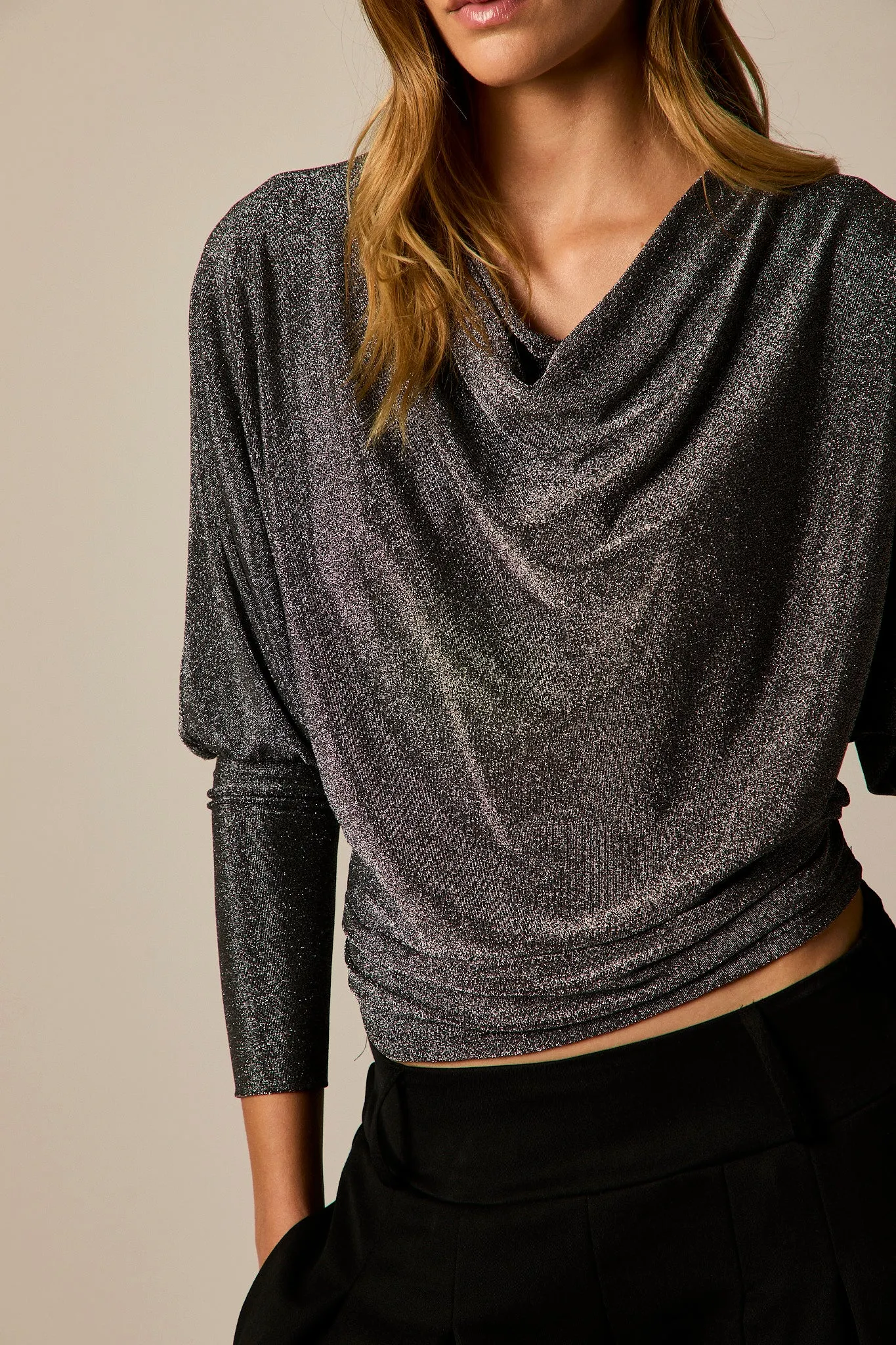 Top drapeado lurex plateado