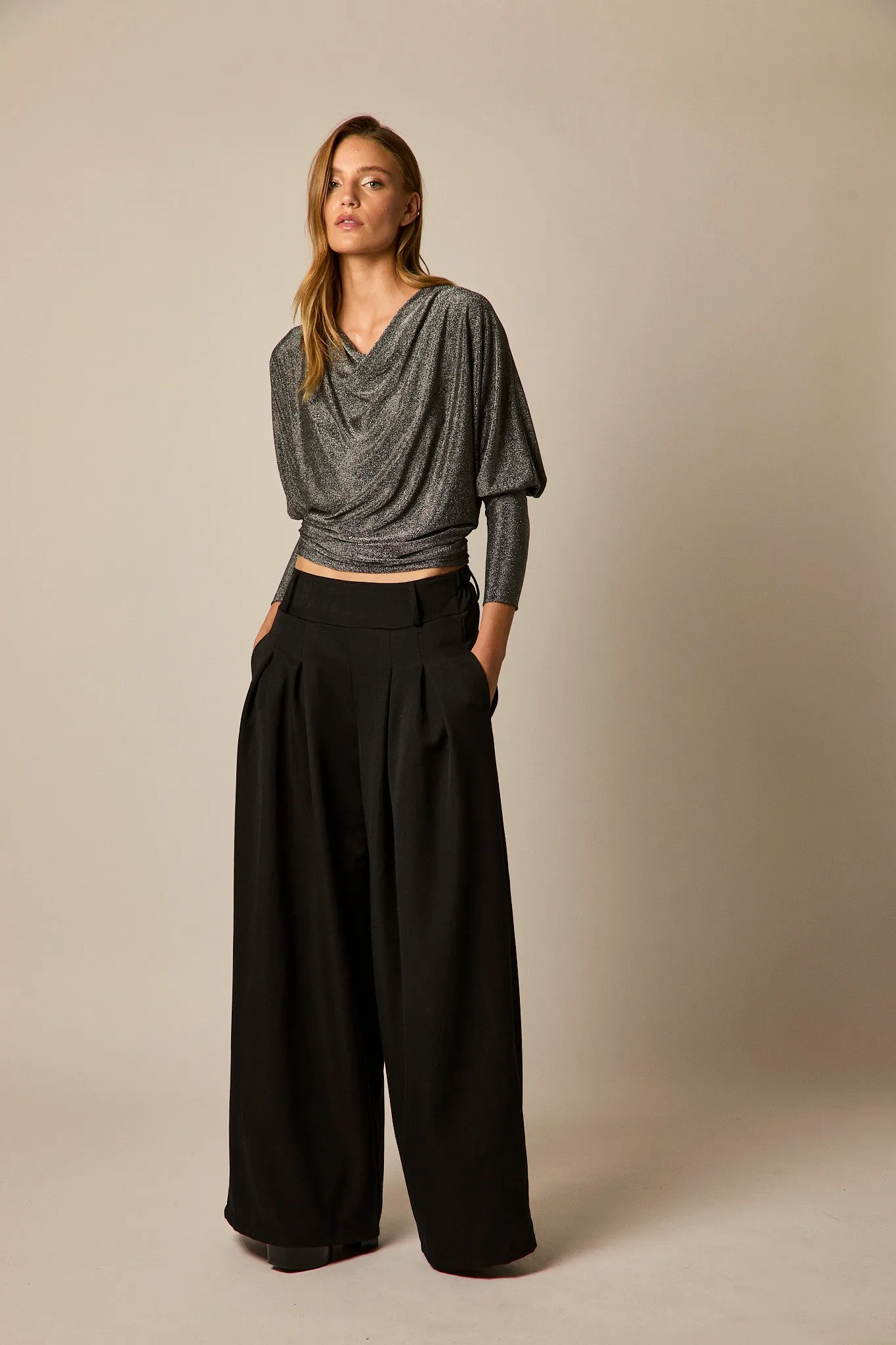 Top drapeado lurex plateado