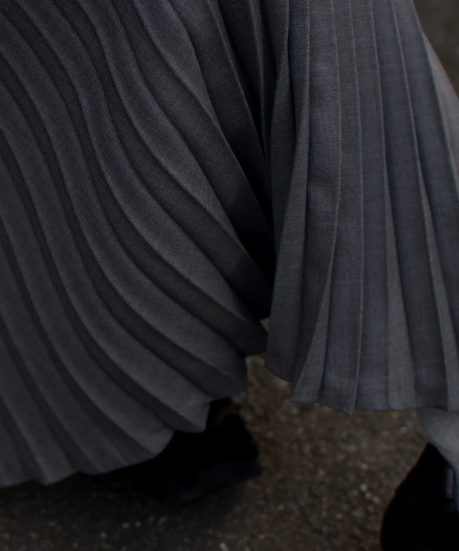UE-003 / asymmetry pleats skirt