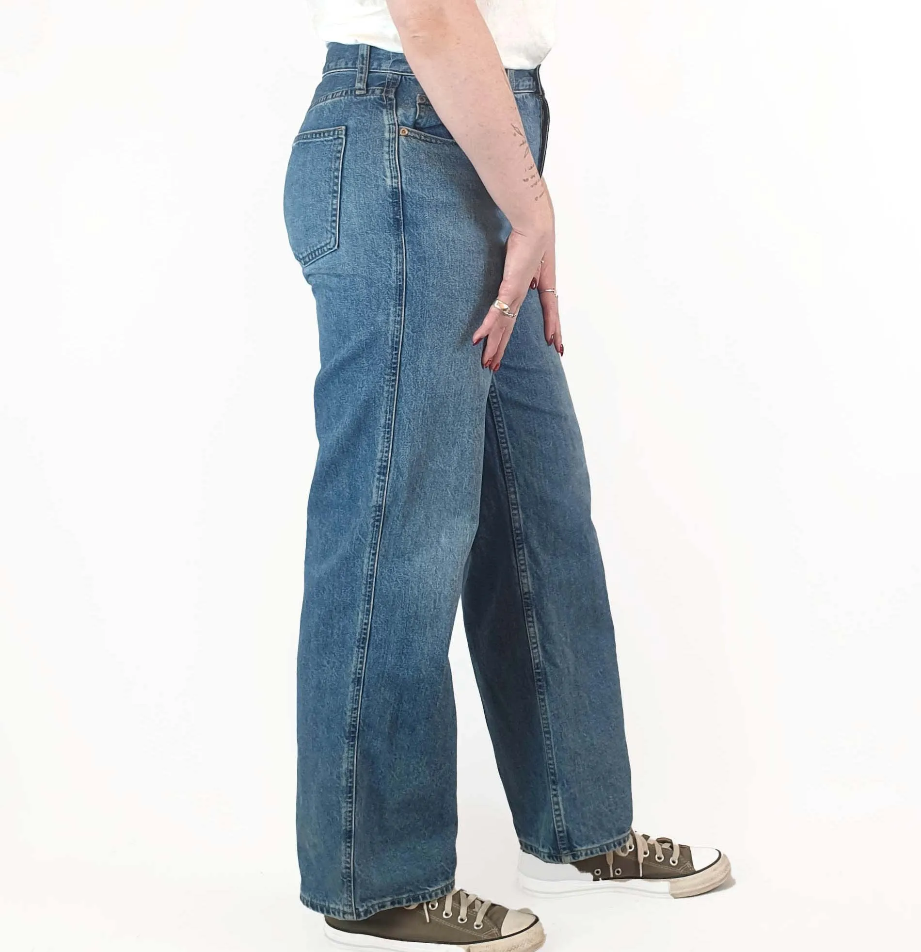 Uniqlo mid-denim straight leg jeans size 29, best fits 12-14