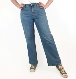 Uniqlo mid-denim straight leg jeans size 29, best fits 12-14