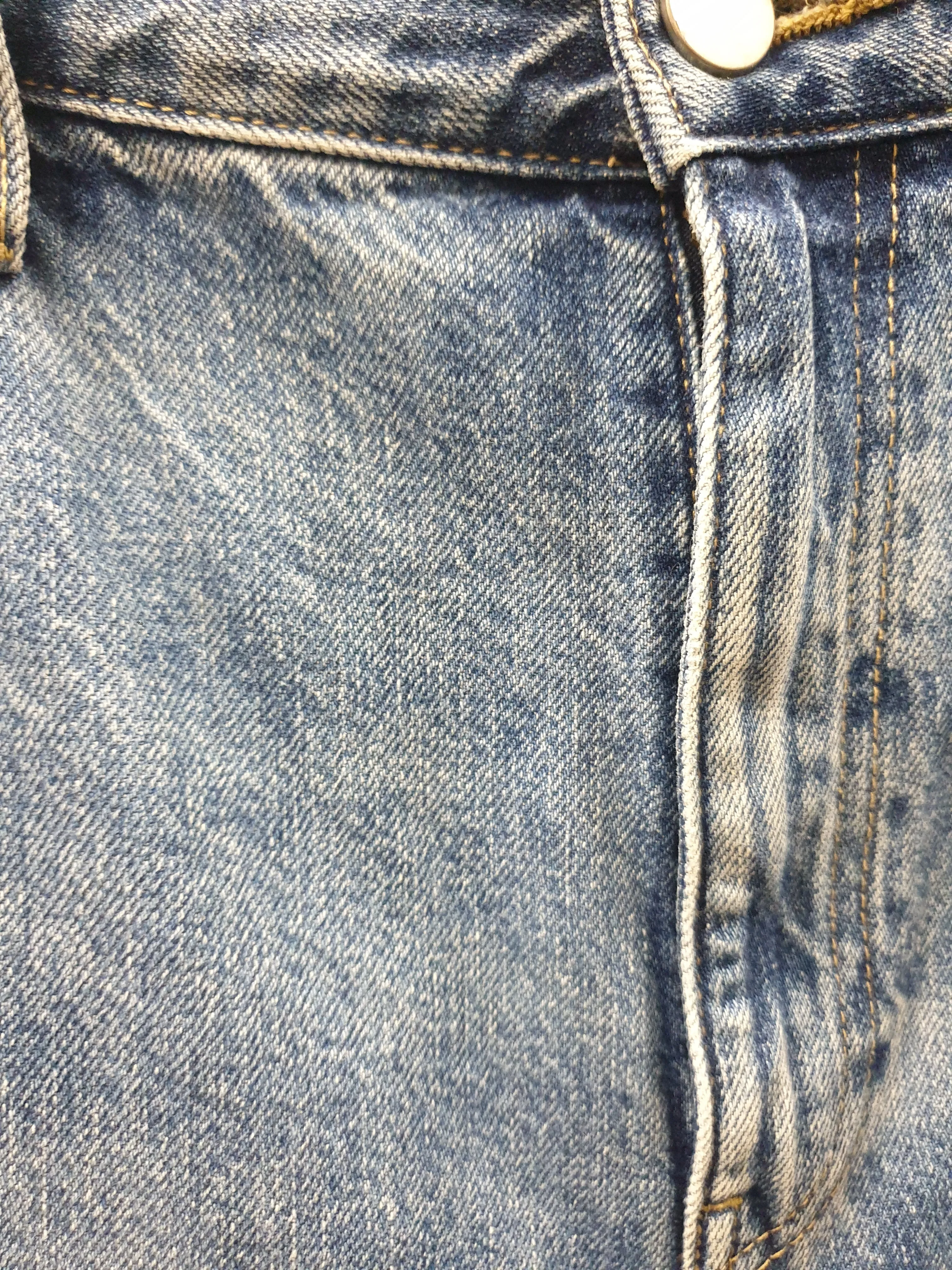 Uniqlo mid-denim straight leg jeans size 29, best fits 12-14