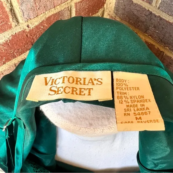 Vintage 1980’s Victoria’s Secret gold label emerald green slip dress nightgown