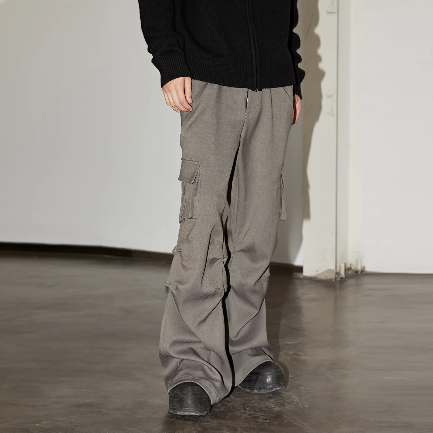 Wide-Leg Cargo Pants