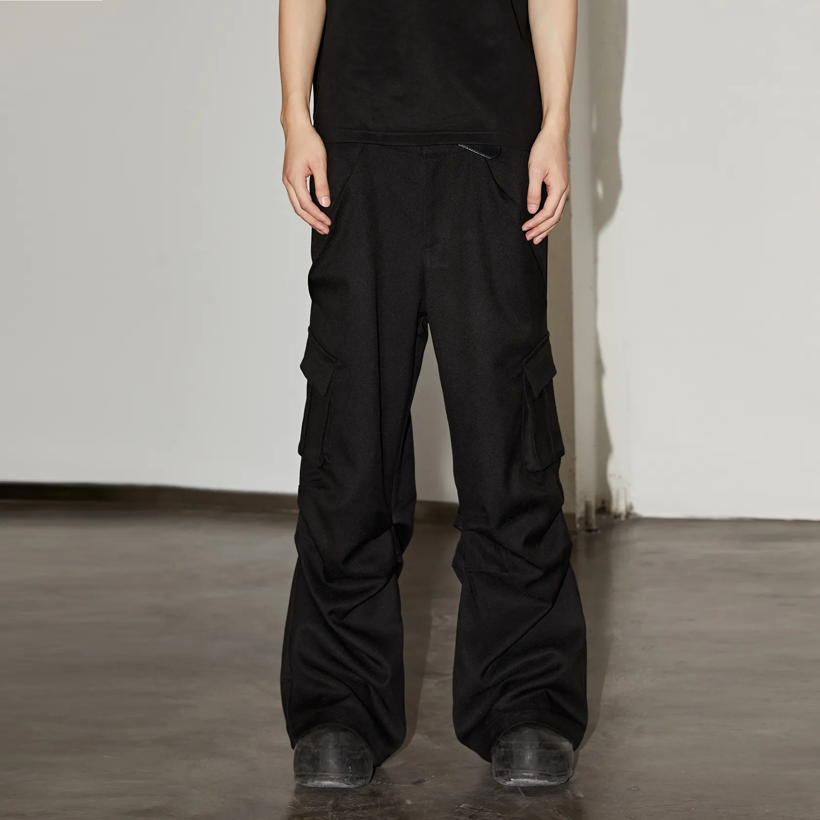 Wide-Leg Cargo Pants